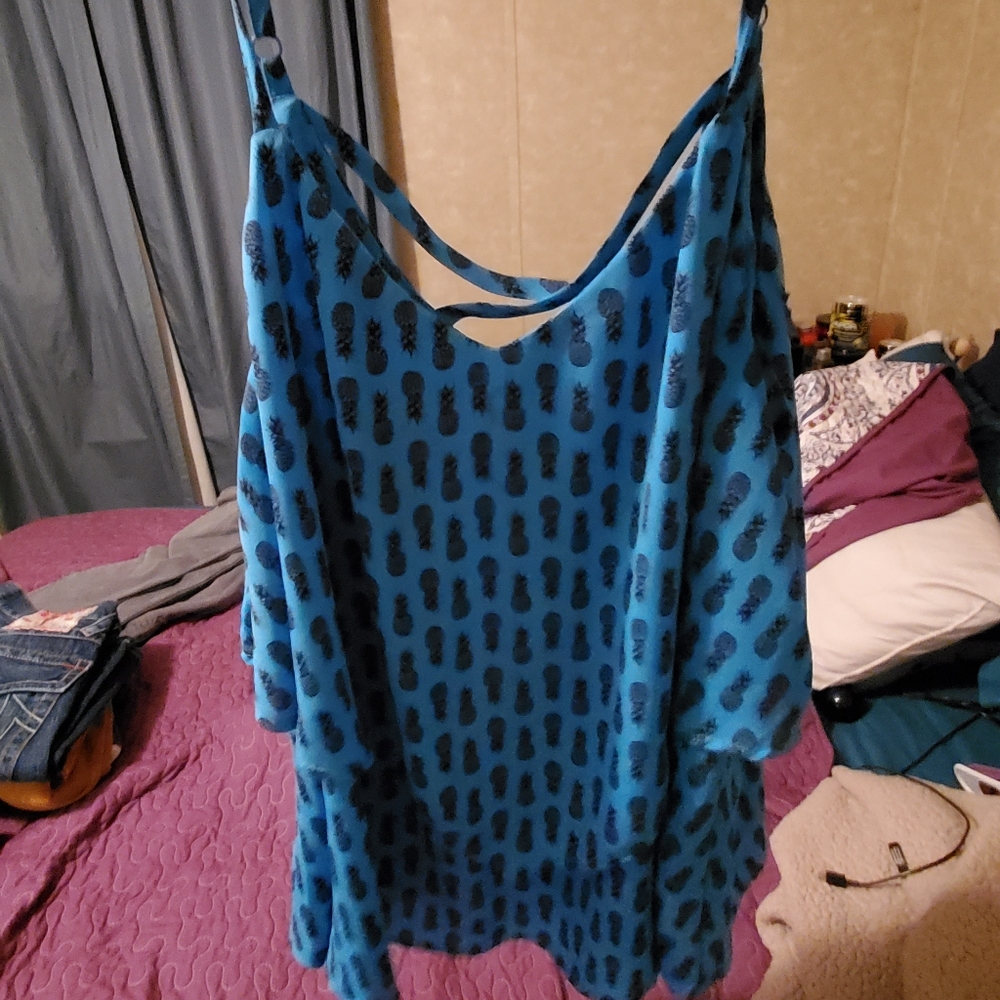 Torrid Pineapple tank